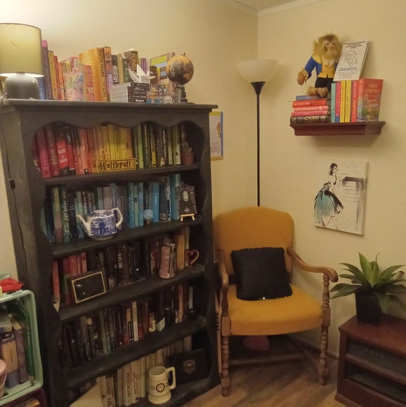 Book Sale Live Show! - Picture 2 of 5